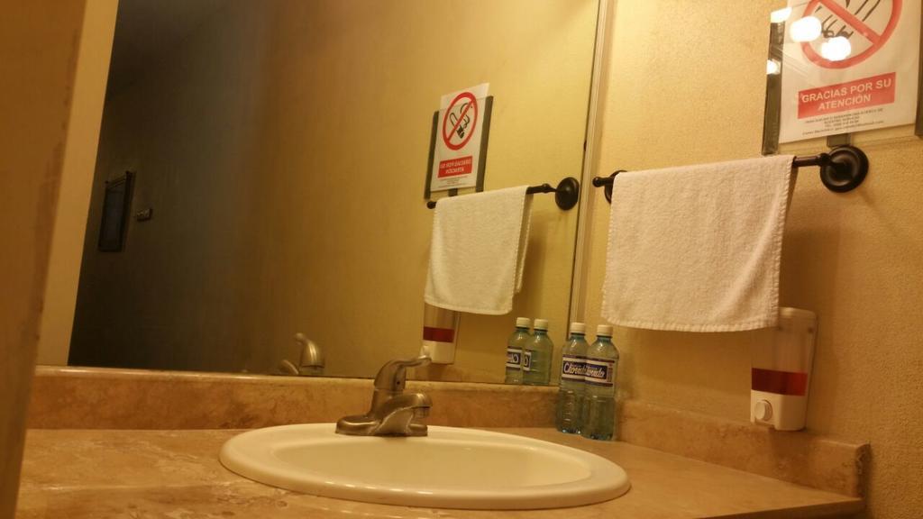 Hotel Estrella Matamoros  Buitenkant foto